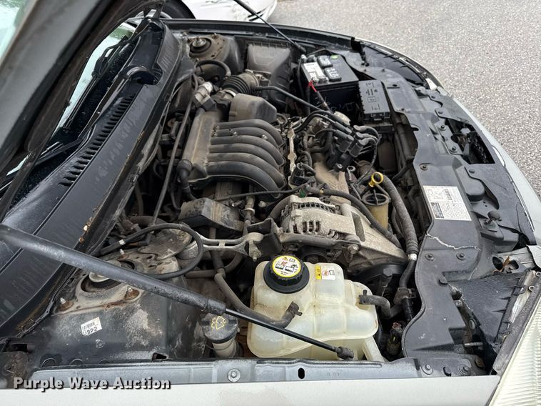 image for item DR2782 2002 Ford Taraus 