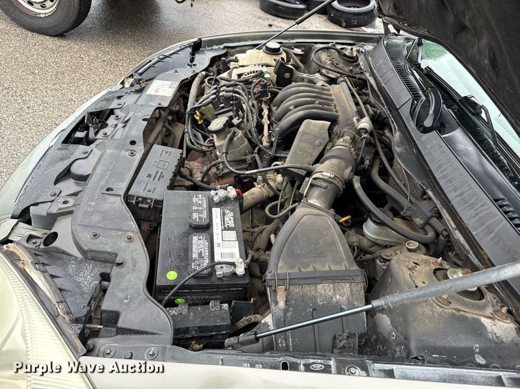 image for item DR2782 2002 Ford Taraus 