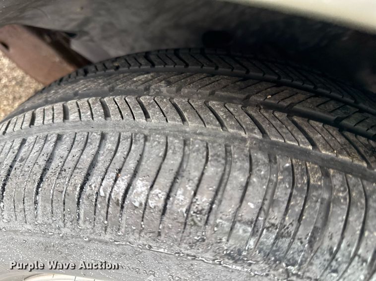 image for item DR2782 2002 Ford Taraus 