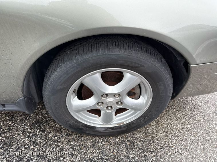 image for item DR2782 2002 Ford Taraus 