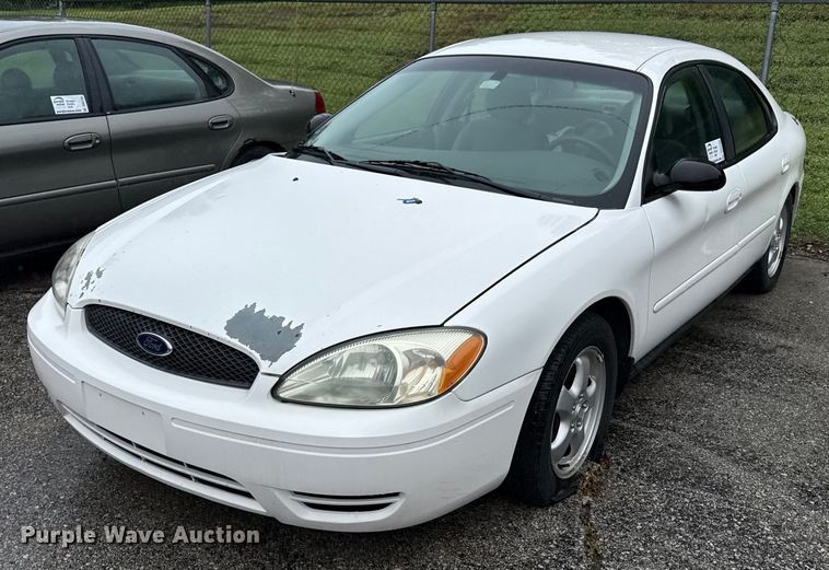image for item DR2783 2004 Ford Taurus 