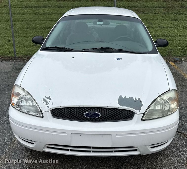 image for item DR2783 2004 Ford Taurus 