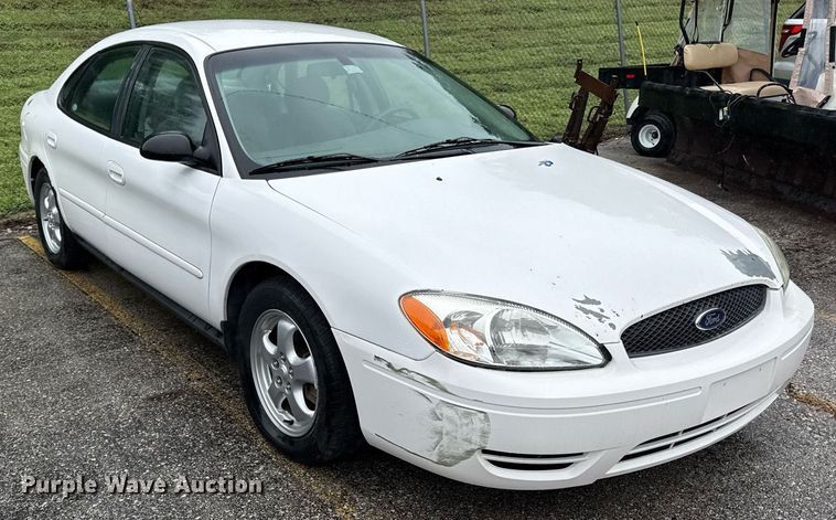 image for item DR2783 2004 Ford Taurus 