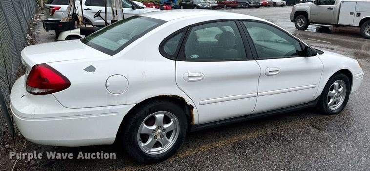image for item DR2783 2004 Ford Taurus 