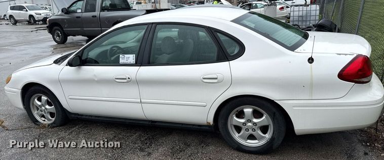 image for item DR2783 2004 Ford Taurus 