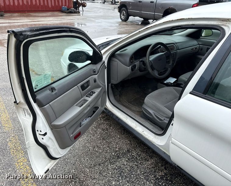 image for item DR2783 2004 Ford Taurus 