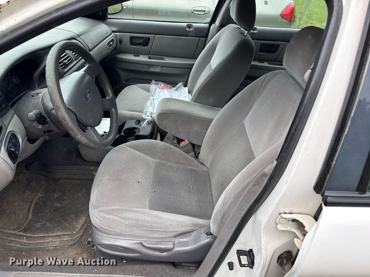 image for item DR2783 2004 Ford Taurus 