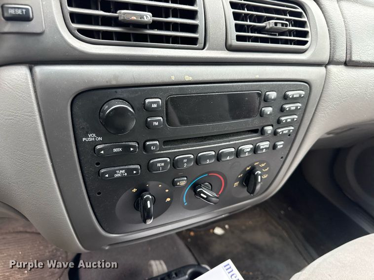 image for item DR2783 2004 Ford Taurus 