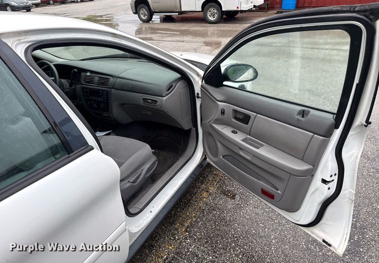 image for item DR2783 2004 Ford Taurus 