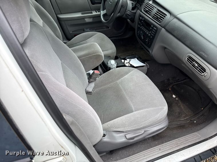 image for item DR2783 2004 Ford Taurus 