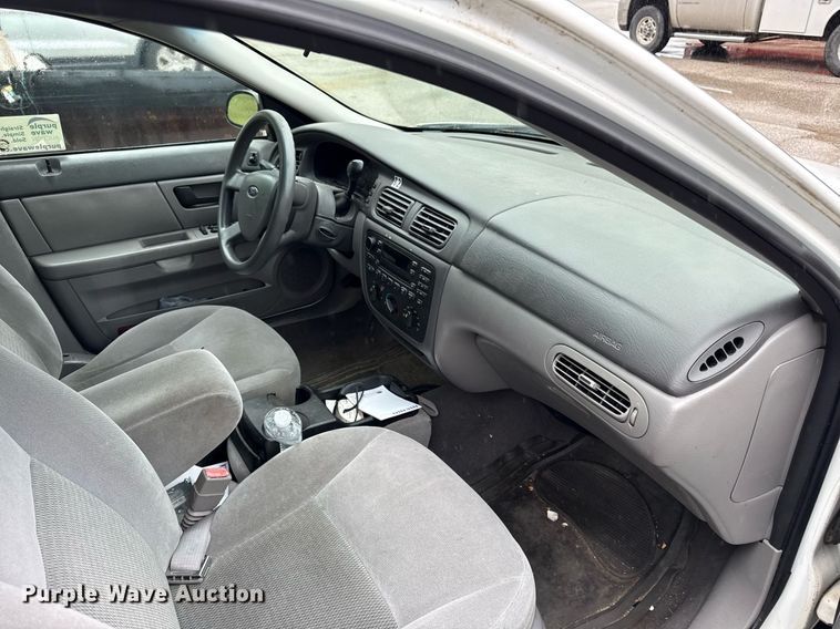 image for item DR2783 2004 Ford Taurus 