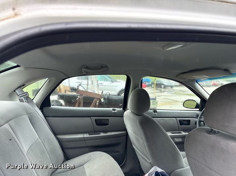 image for item DR2783 2004 Ford Taurus 