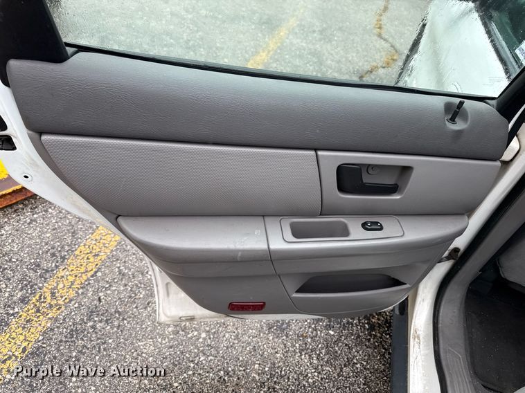 image for item DR2783 2004 Ford Taurus 