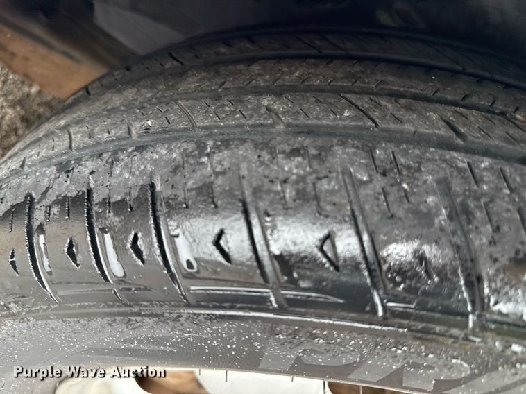 image for item DR2783 2004 Ford Taurus 