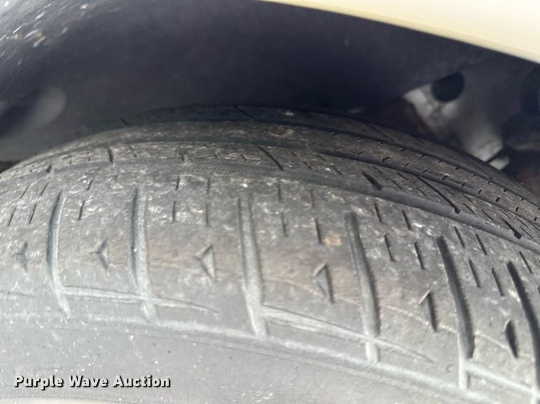 image for item DR2783 2004 Ford Taurus 