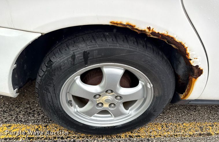 image for item DR2783 2004 Ford Taurus 