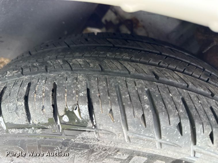 image for item DR2783 2004 Ford Taurus 