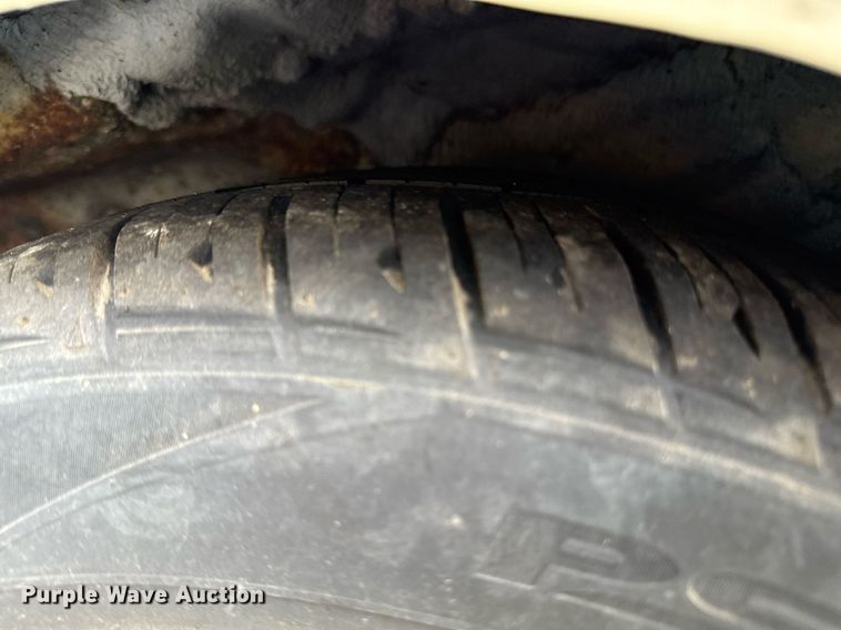 image for item DR2783 2004 Ford Taurus 