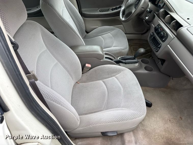 image for item DR2790 2005 Dodge Stratus 