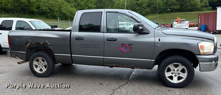 image for item DR2791 2006 Dodge Ram 1500 Quad Cab pickup truck