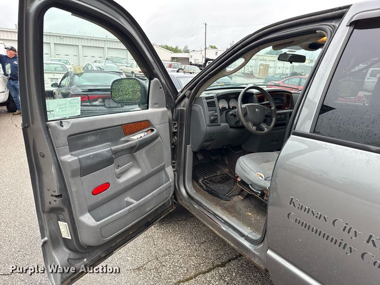 image for item DR2791 2006 Dodge Ram 1500 Quad Cab pickup truck