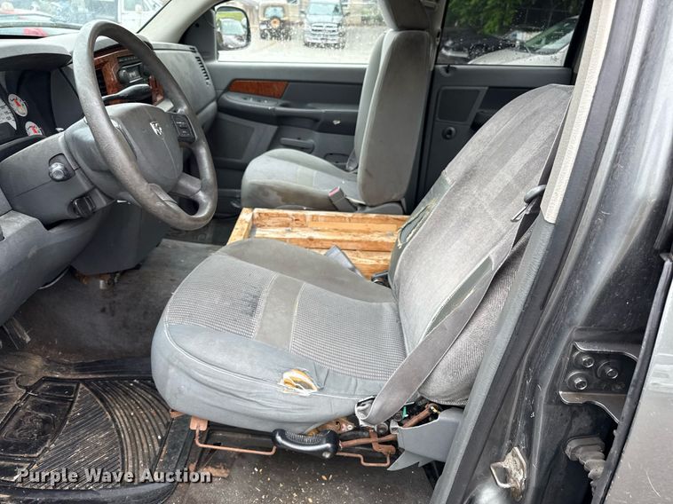 image for item DR2791 2006 Dodge Ram 1500 Quad Cab pickup truck