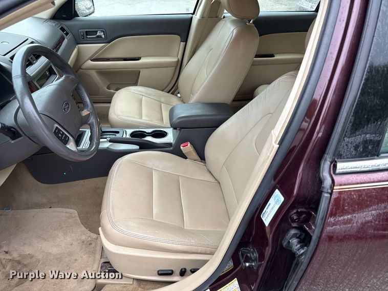 image for item DR2792 2011 Ford Fusion 