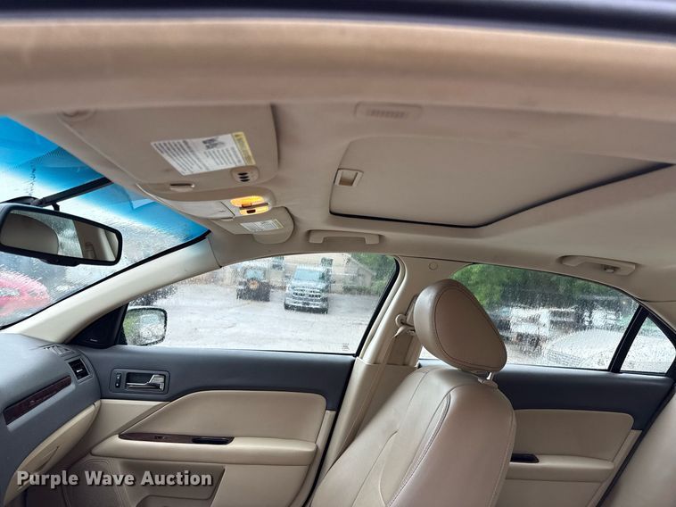 image for item DR2792 2011 Ford Fusion 