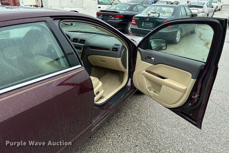 image for item DR2792 2011 Ford Fusion 