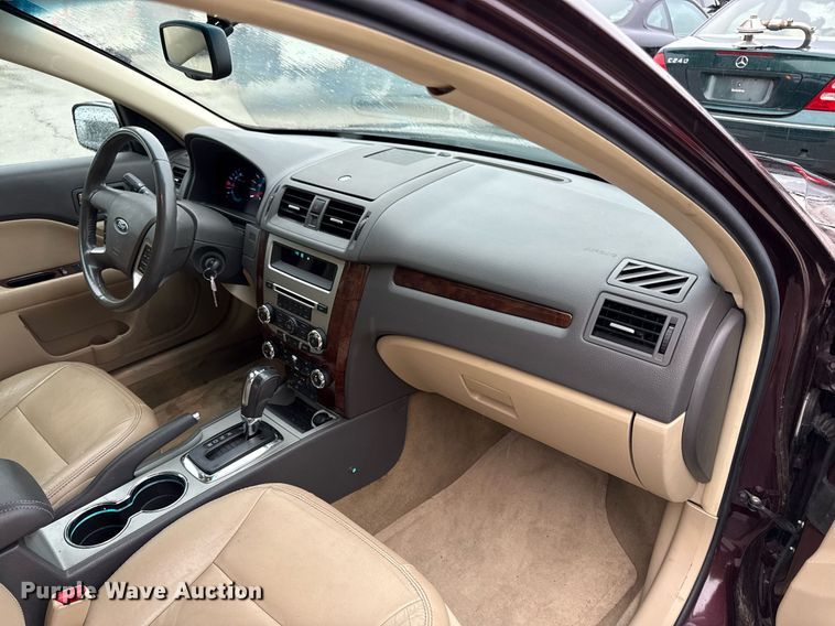 image for item DR2792 2011 Ford Fusion 