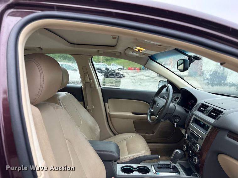 image for item DR2792 2011 Ford Fusion 