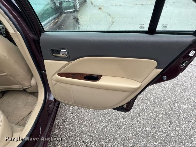 image for item DR2792 2011 Ford Fusion 