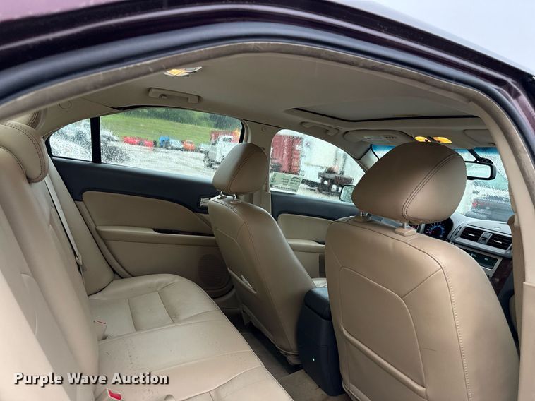 image for item DR2792 2011 Ford Fusion 