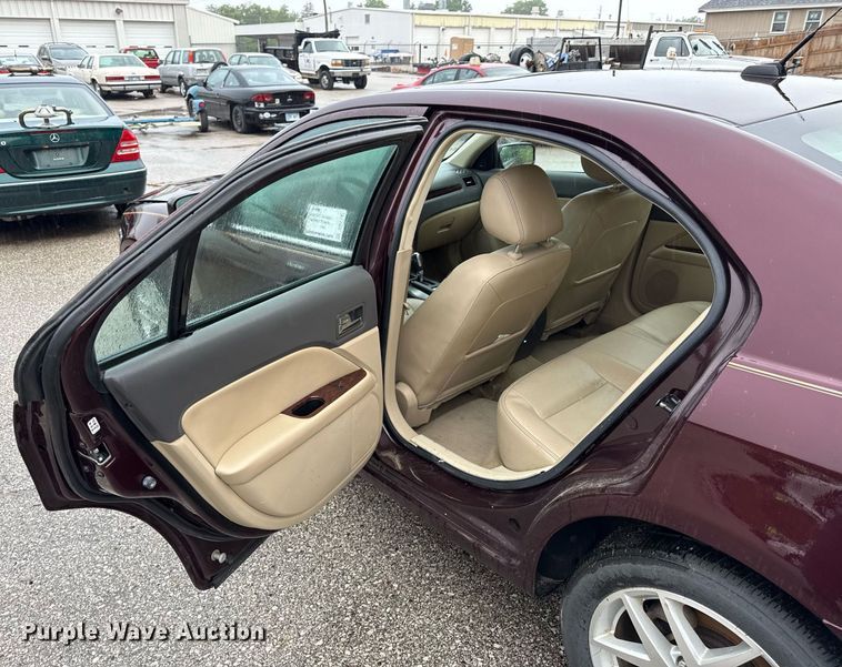 image for item DR2792 2011 Ford Fusion 