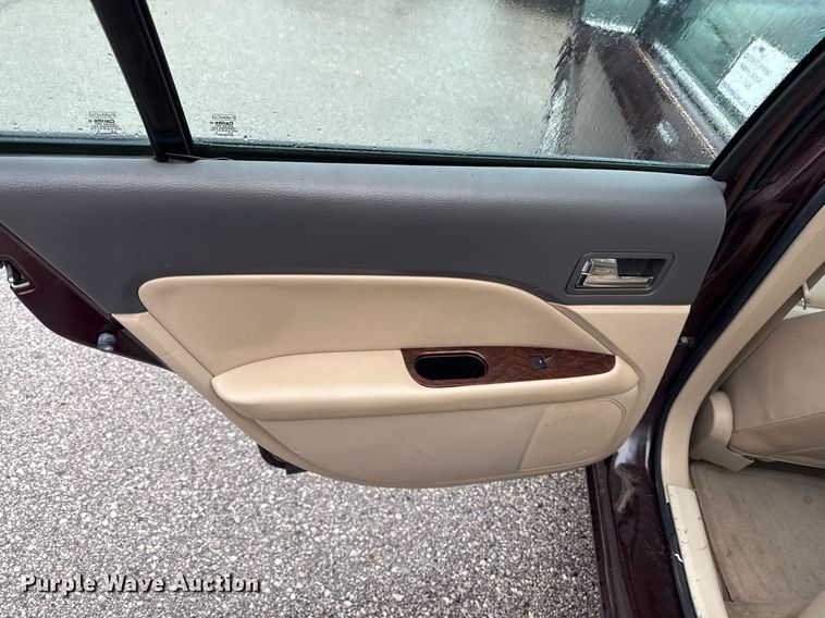 image for item DR2792 2011 Ford Fusion 