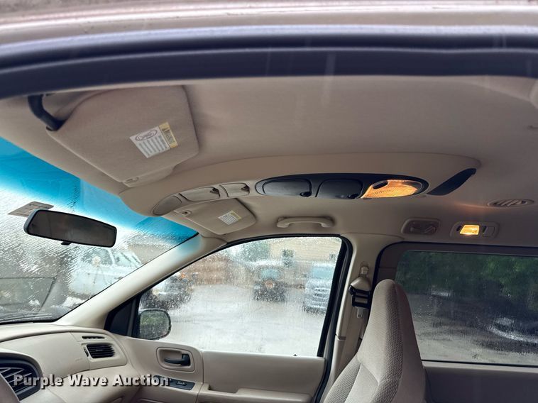 image for item DR2793 2002 Ford Windstar LX van