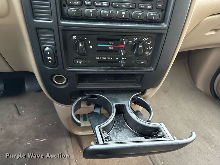 image for item DR2793 2002 Ford Windstar LX van