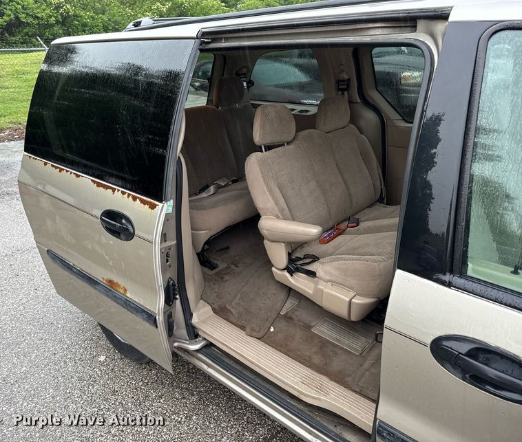 image for item DR2793 2002 Ford Windstar LX van