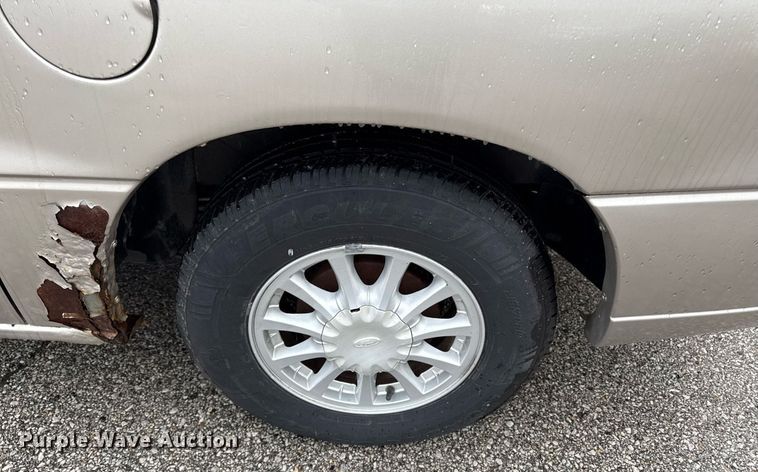 image for item DR2793 2002 Ford Windstar LX van