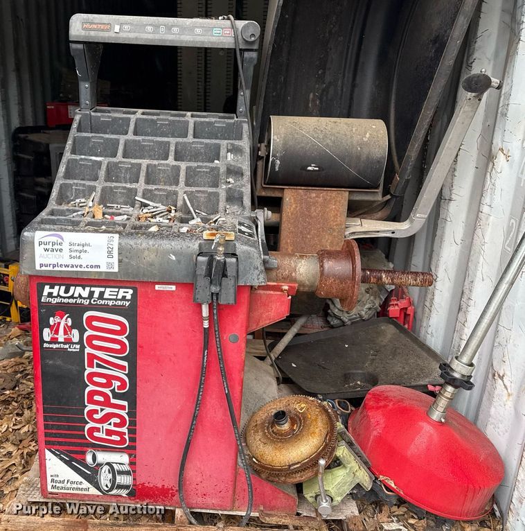 image for item DR2795 Hunter GSP9700 tire balancer