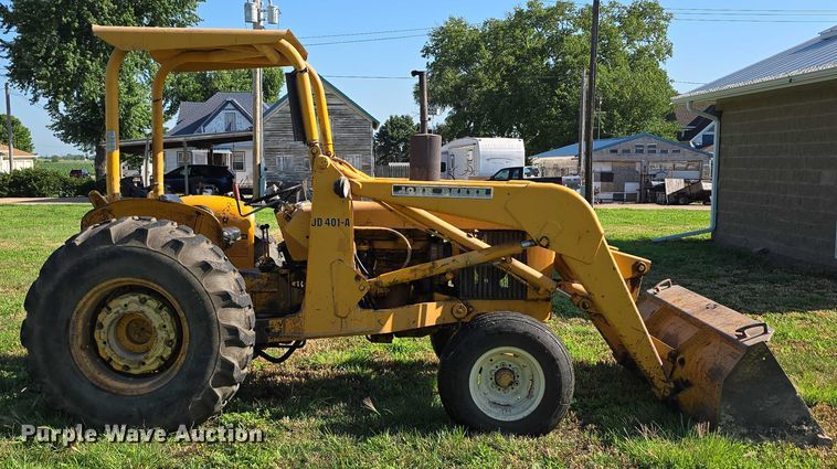 image for item DR3781 1973 John Deere 401-A tractor