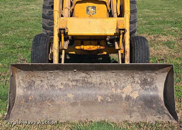 image for item DR3781 1973 John Deere 401-A tractor