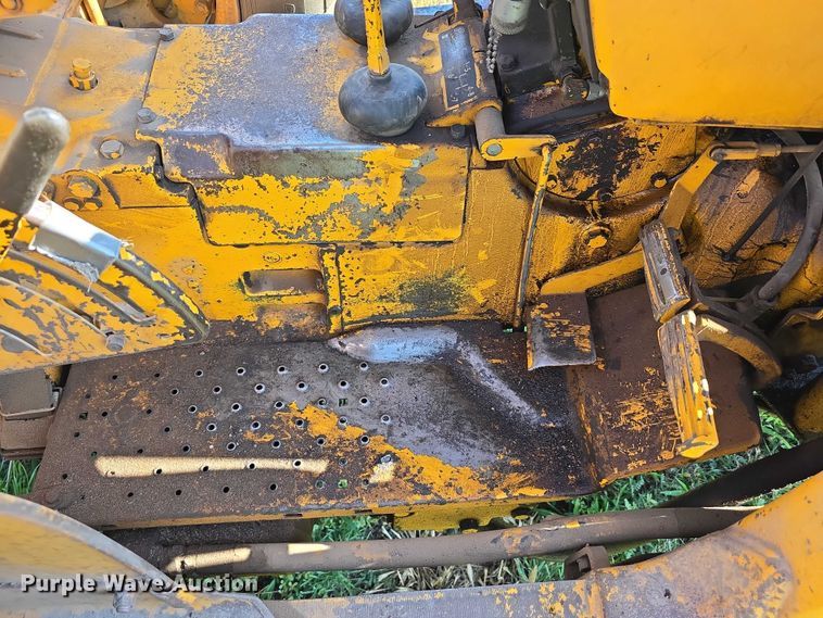 image for item DR3781 1973 John Deere 401-A tractor