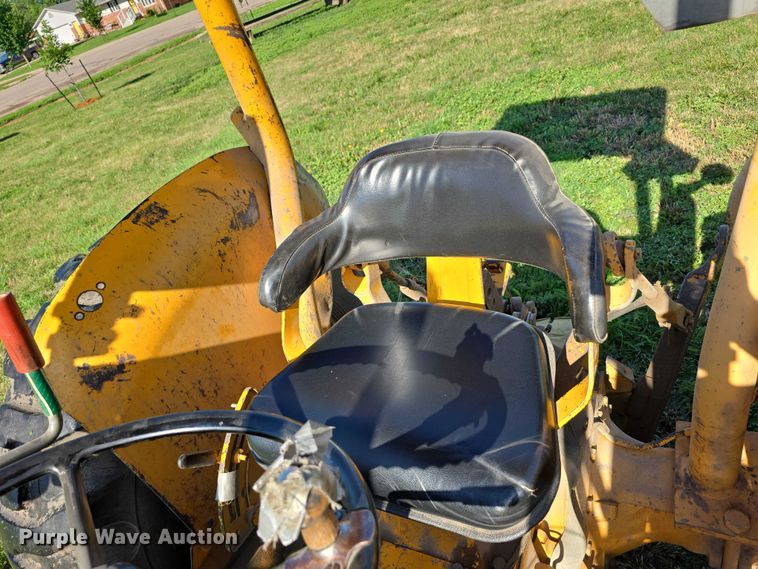 image for item DR3781 1973 John Deere 401-A tractor