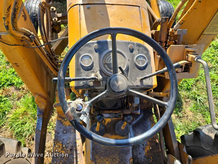 image for item DR3781 1973 John Deere 401-A tractor