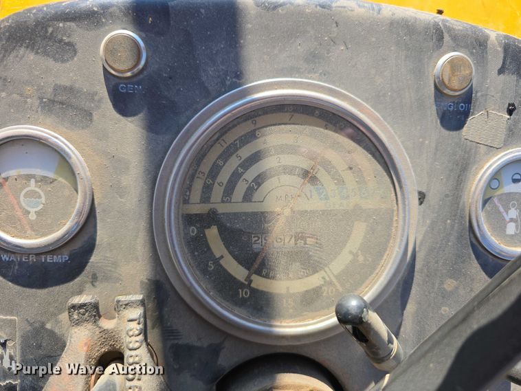 image for item DR3781 1973 John Deere 401-A tractor