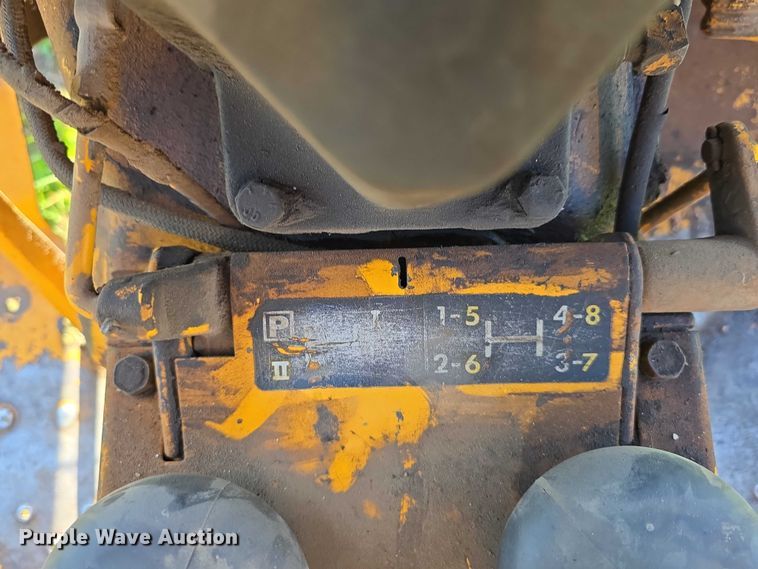 image for item DR3781 1973 John Deere 401-A tractor