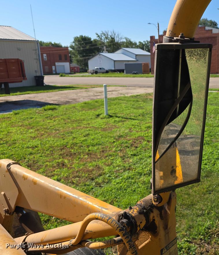 image for item DR3781 1973 John Deere 401-A tractor