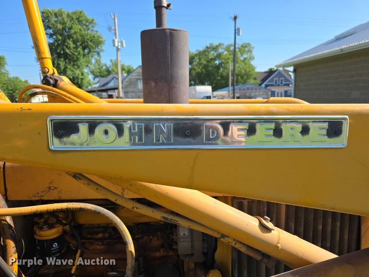 image for item DR3781 1973 John Deere 401-A tractor