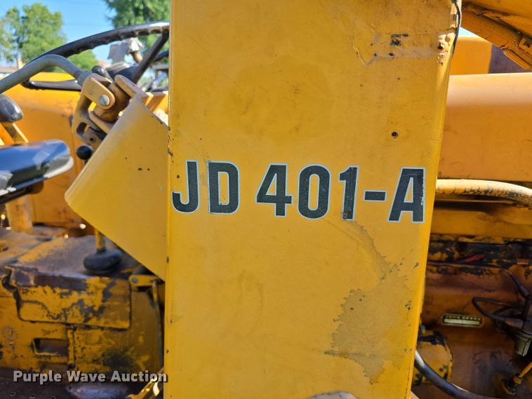 image for item DR3781 1973 John Deere 401-A tractor